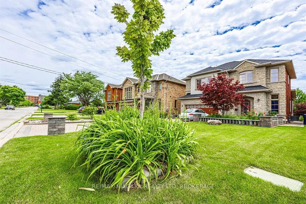 33 St Andrews Boulevard - Lower Unit N/A, Etobicoke (Kingsview Village / Humber Heights), ON M9R 1W2 - Photo 1