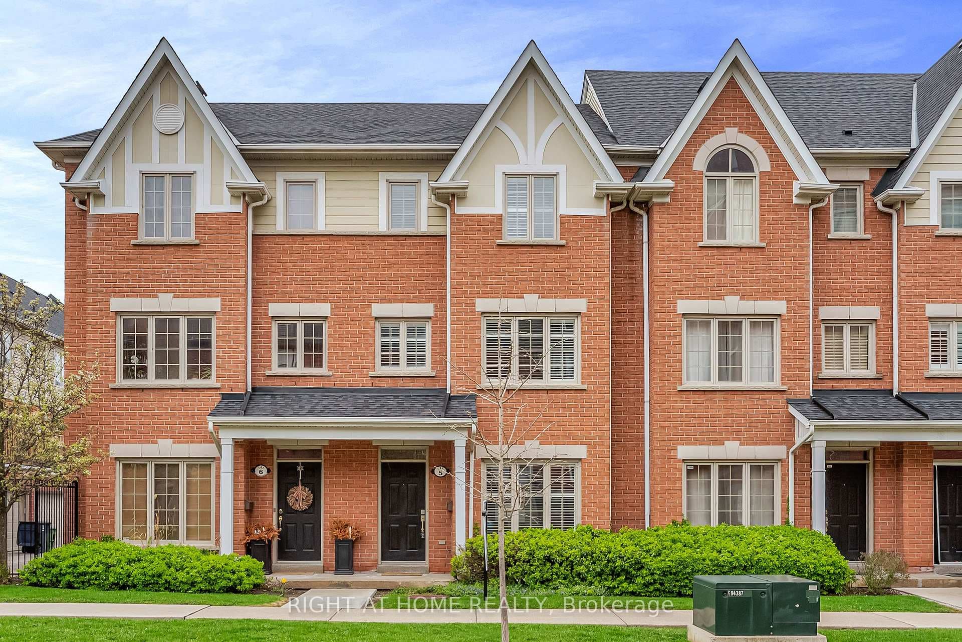 141 Thirteenth Street Unit 5, Liberty Village / Parkdale / South Parkdale, ON M8V 4E4 - Photo 1