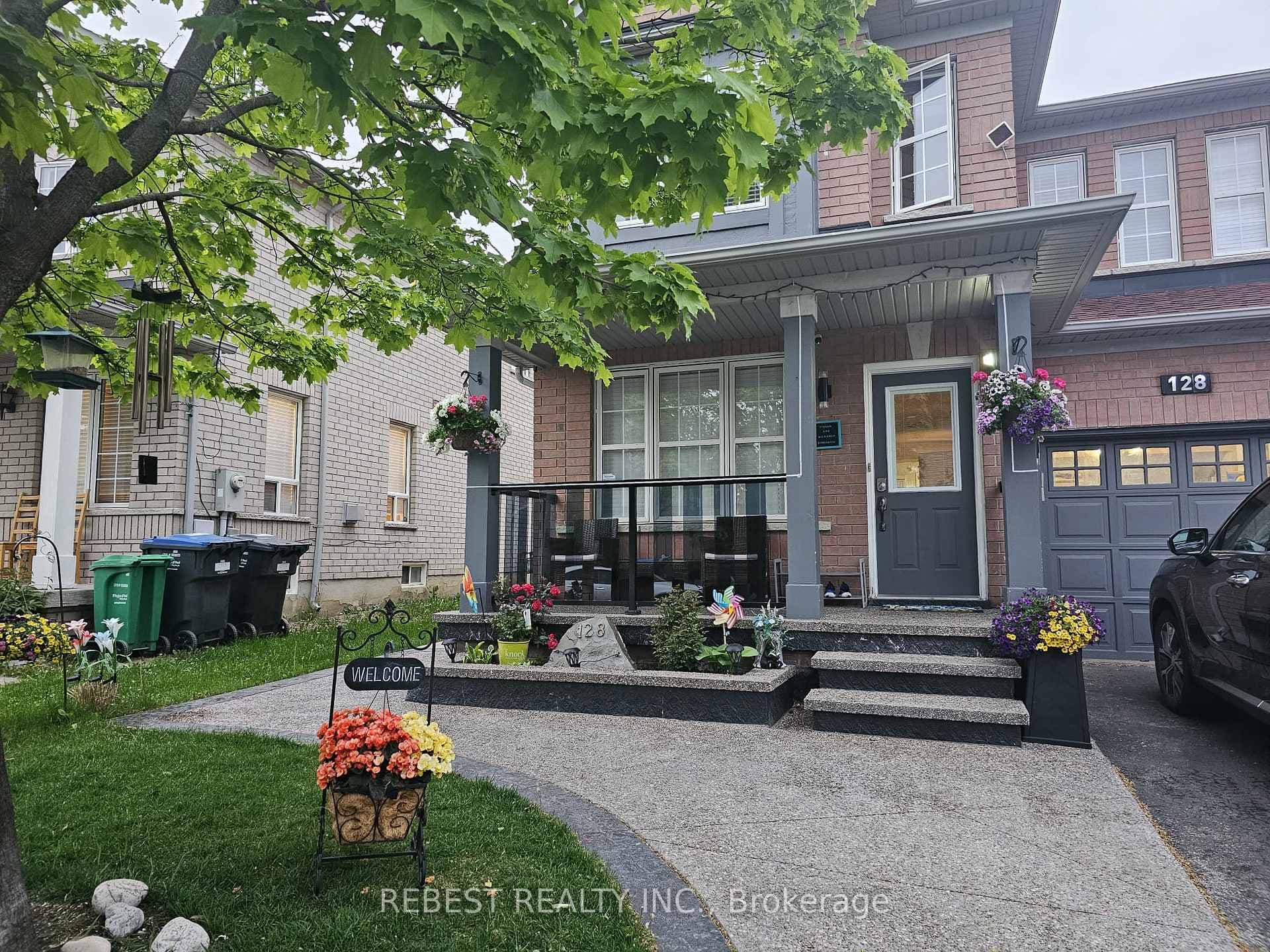128 Starhill Crescent, Brampton, ON L6R 2P9 - Photo 1