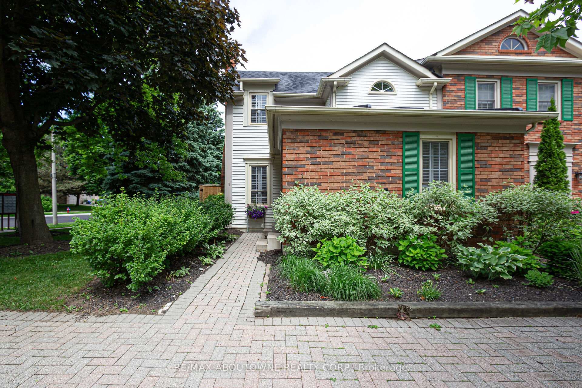 1280 Maple Crossing Boulevard Unit 1, Burlington