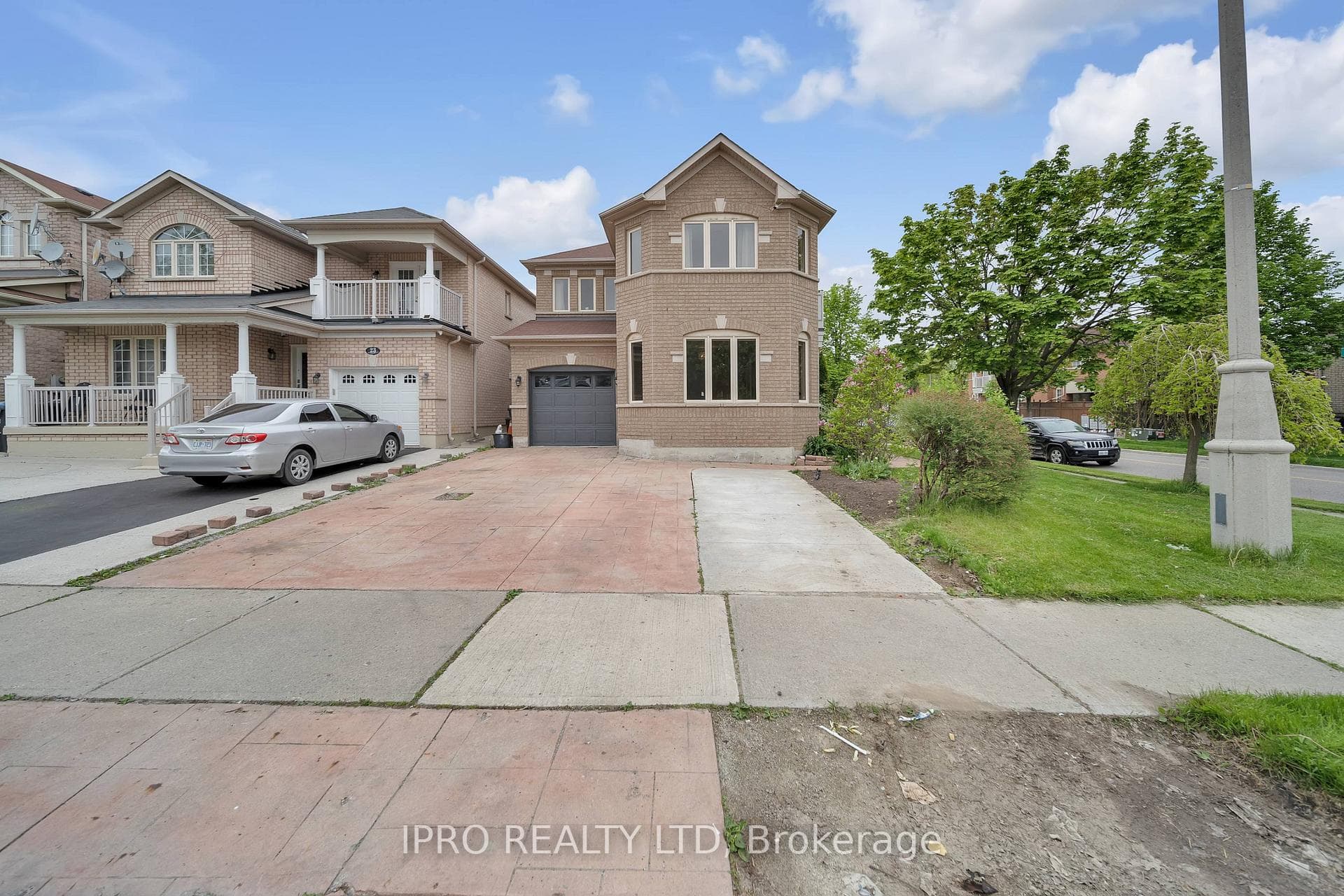 14 Honeybee Drive, Brampton