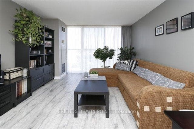 4185 Shipp Drive Unit 913, Mississauga