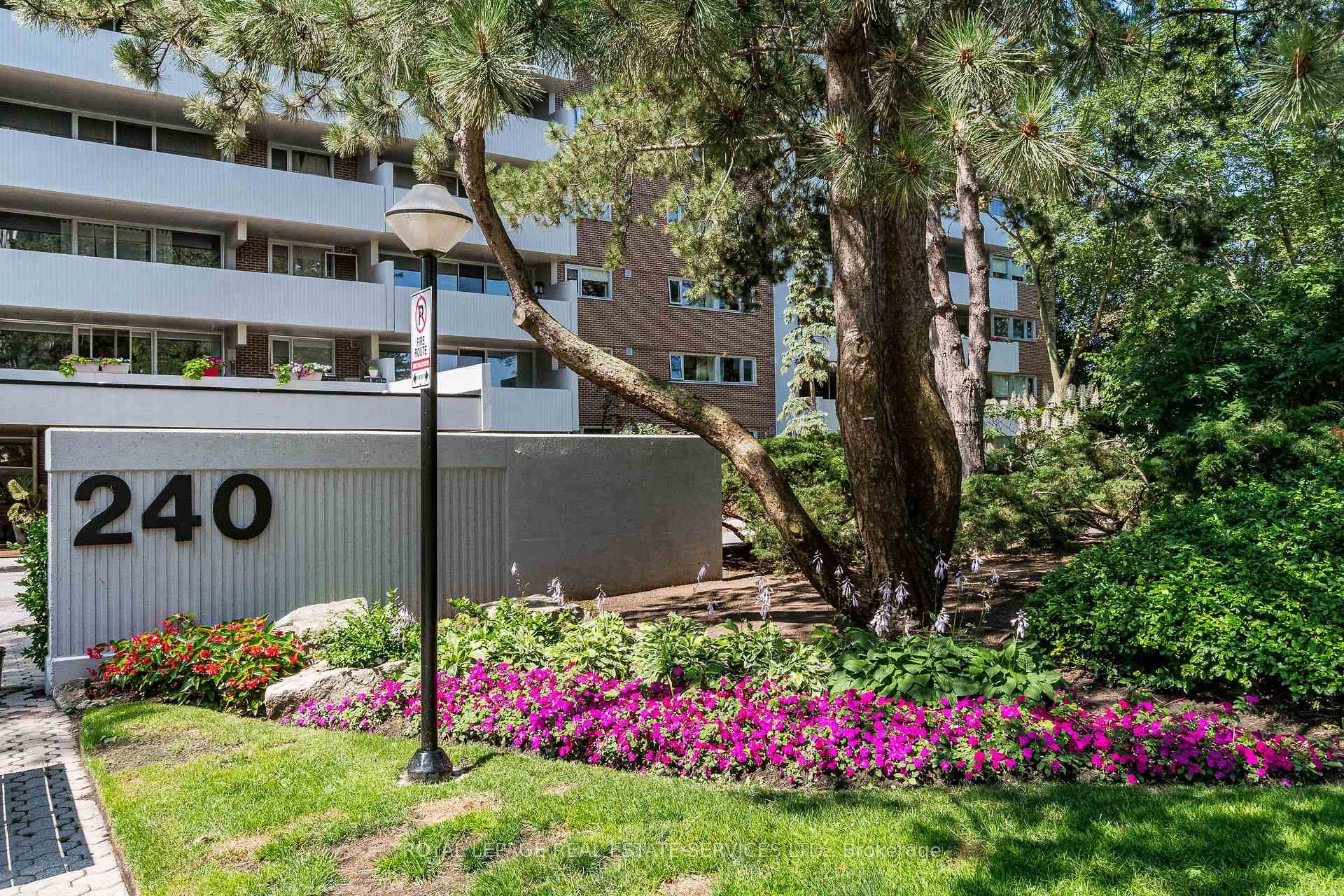 240 Scarlett Road Unit 1304, Keelesdale / Eglinton West, ON M6N 4X4 - Photo 1