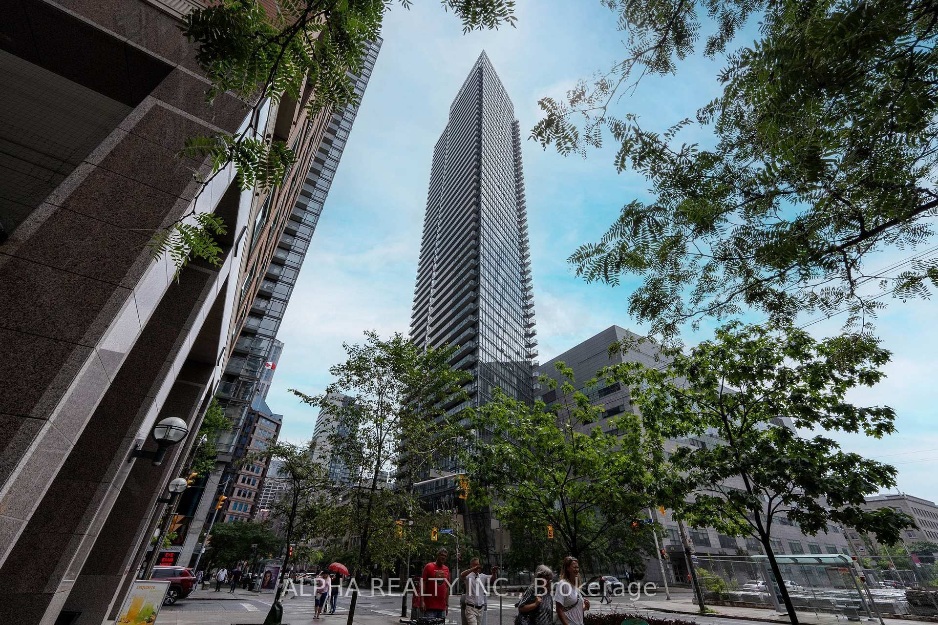832 Bay Street Unit 2203, Downtown Toronto / Waterfront