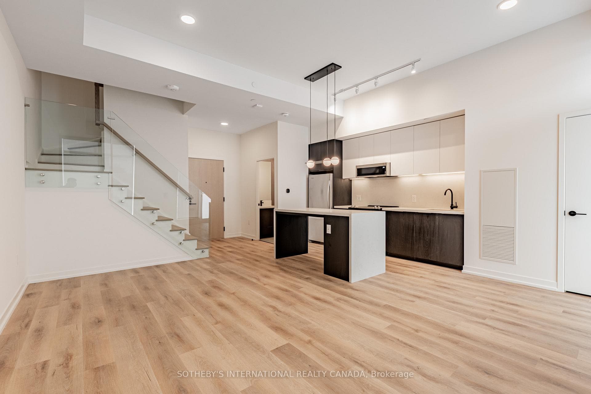 5 York Garden Way Unit TH#101, York / Weston, ON M6A 2V1 - Photo 1