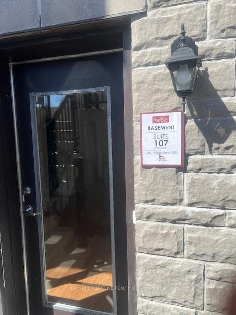 15100 Yonge Street Unit 107, Aurora