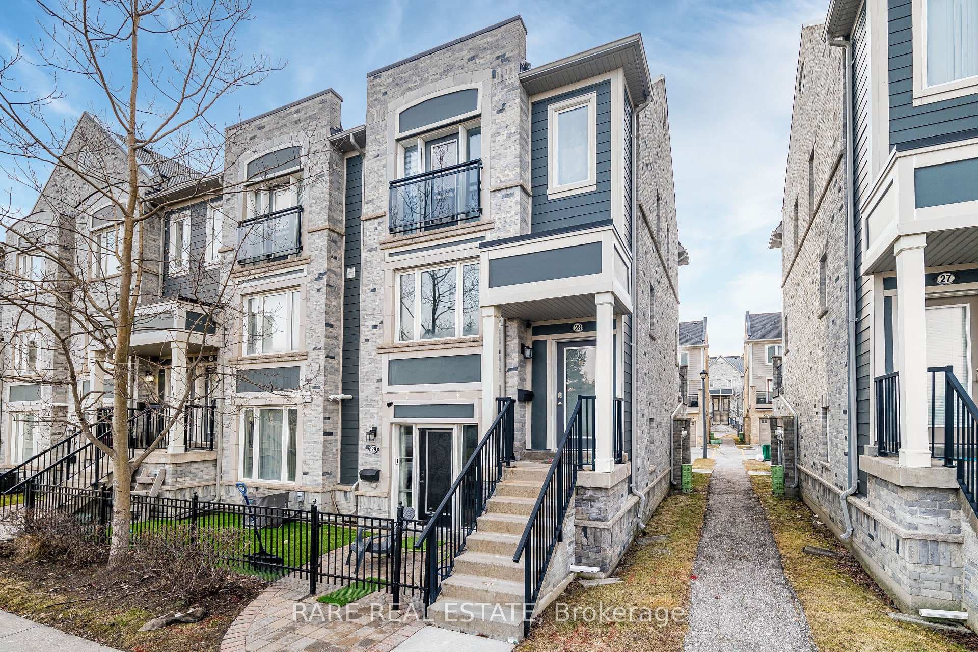 60 Fairwood Circle Unit 28, Brampton, ON L6R 0Y6 - Photo 1