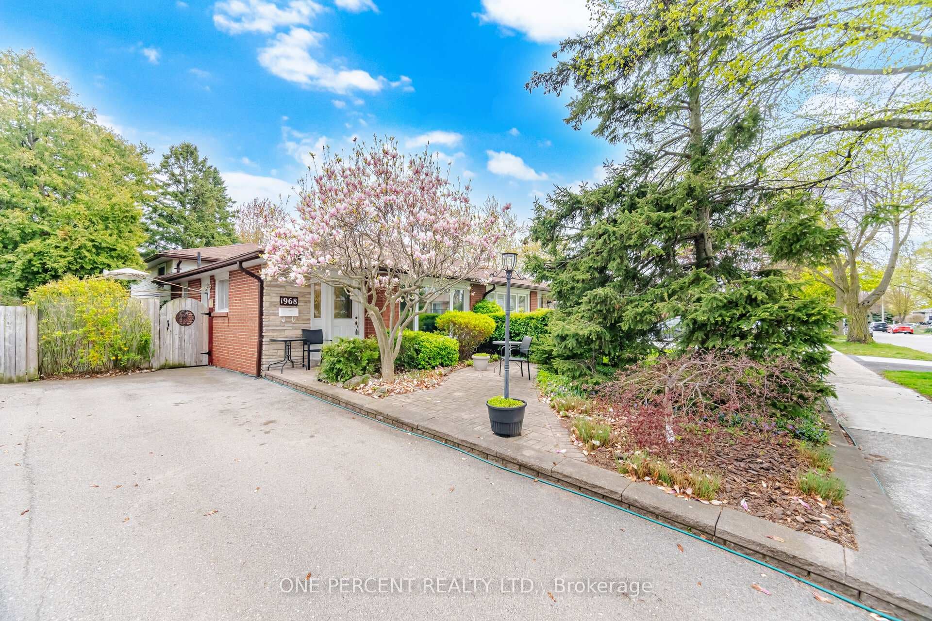 1968 Carrera Lane, Mississauga