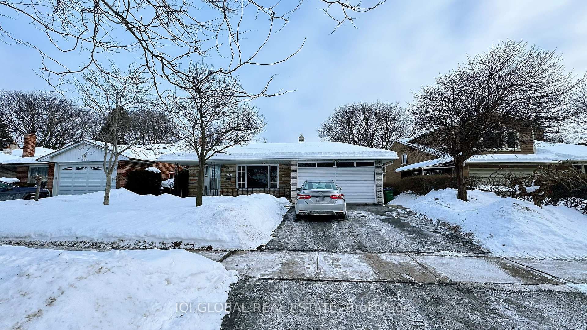 2143 Linby Street Unit UPPER, Mississauga, ON L4Y 1V6 - Photo 1