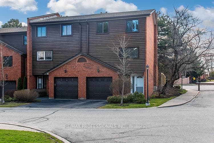 4230 Fieldgate Drive Unit 34, Mississauga, ON L4W 2M5 - Photo 1