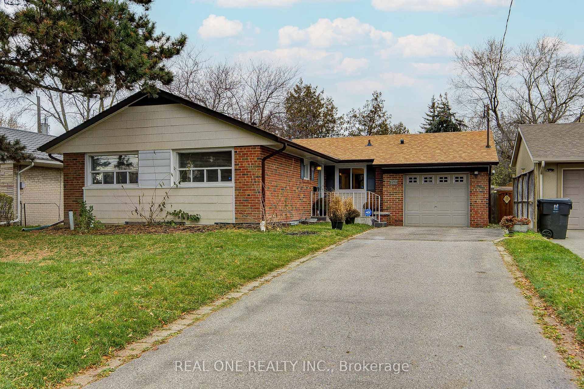 26 ELVASTON Drive, Don Mills / Parkwoods / Victoria Village, ON M4A 1M9 - Photo 1