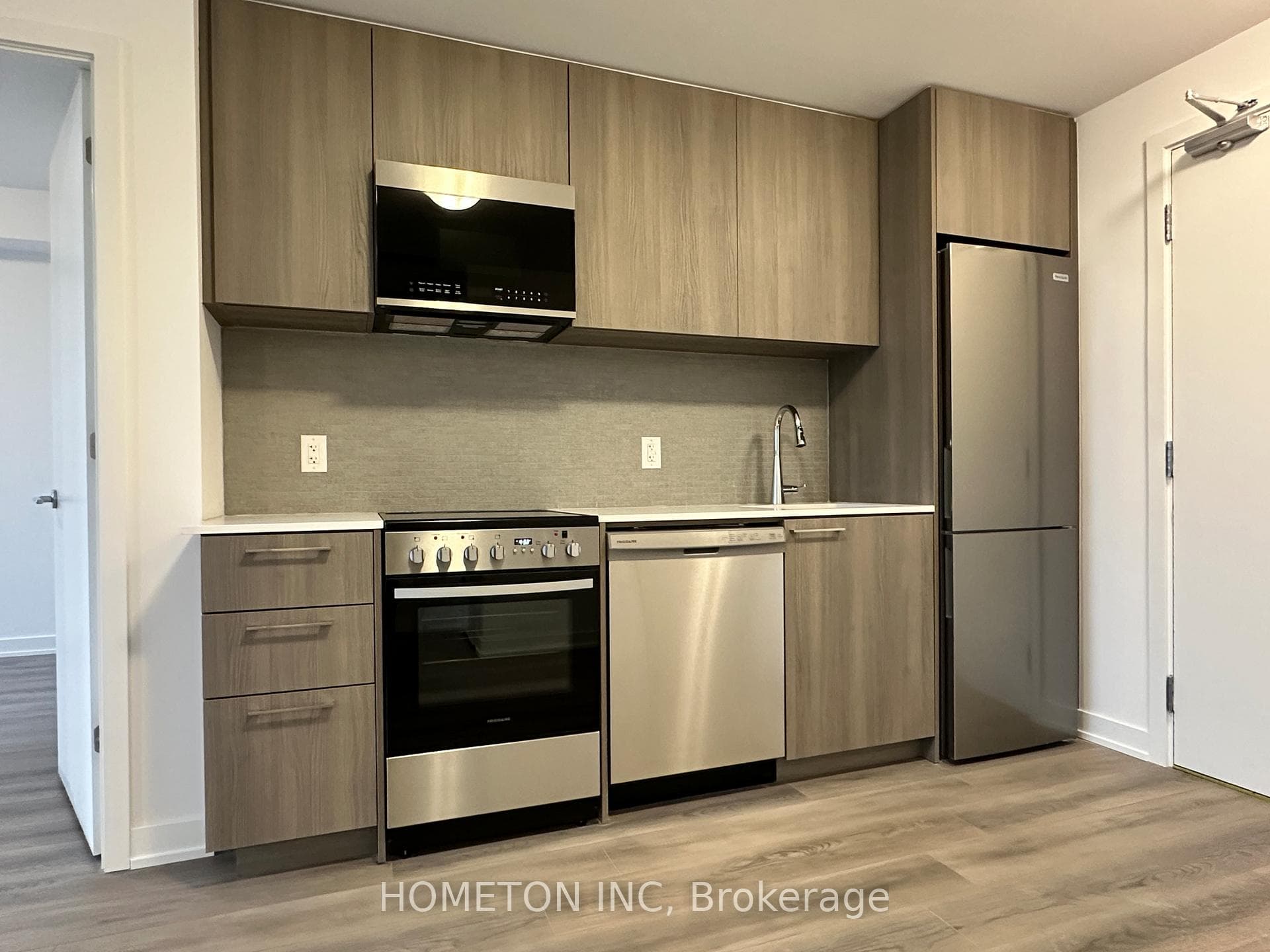 7439 Kingston Road Unit 401, Scarborough (Morningside / West Hill), ON M1B 5S3 - Photo 1