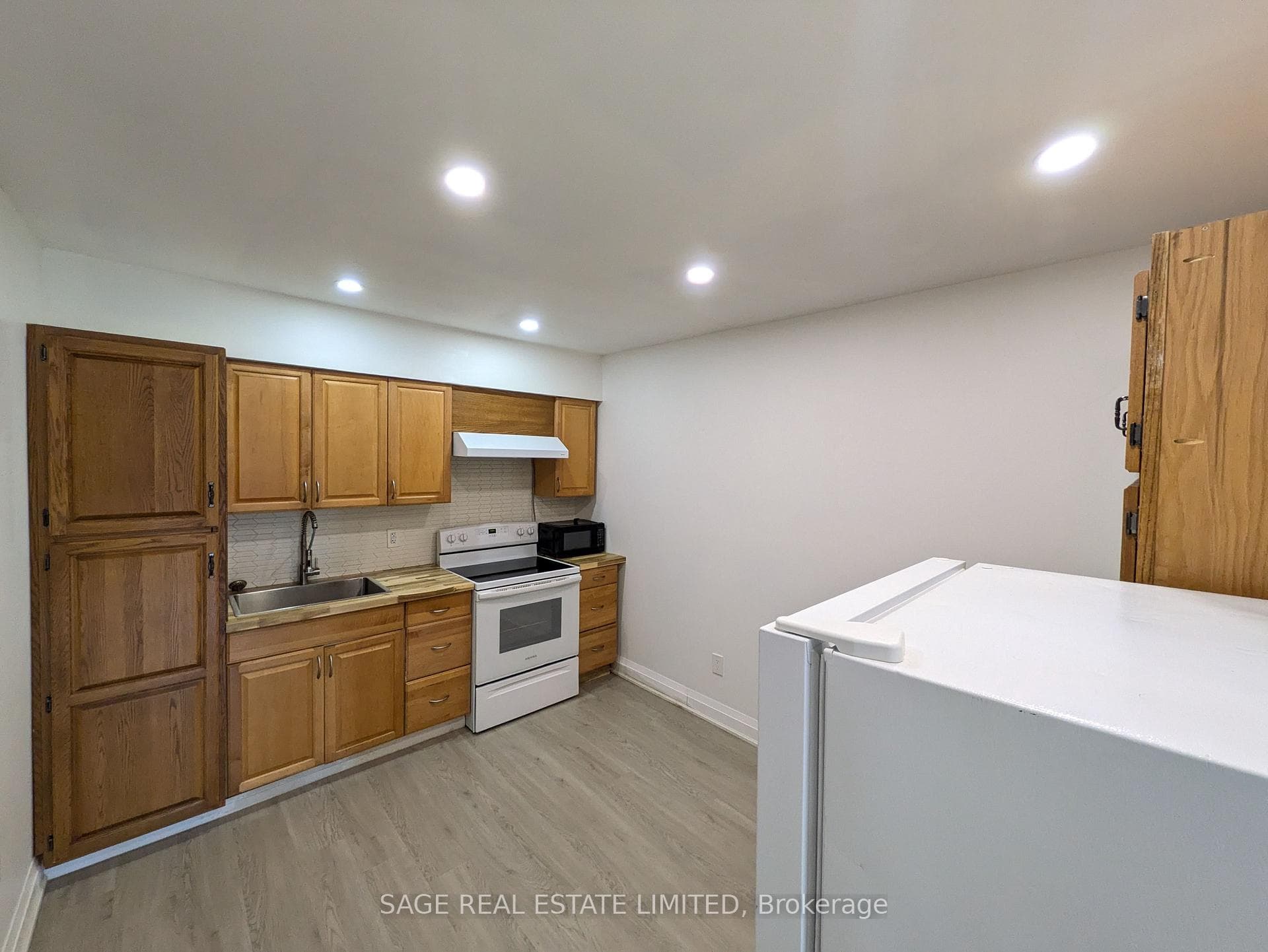 1865 Davenport Road Unit 2, Keelesdale / Eglinton West, ON M6N 1B9 - Photo 1