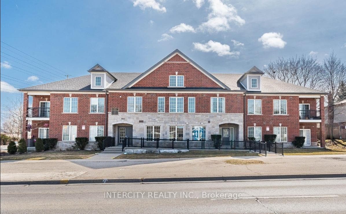 960 Bloor Street Unit 205, Mississauga, ON L4Y 2N1 - Photo 1