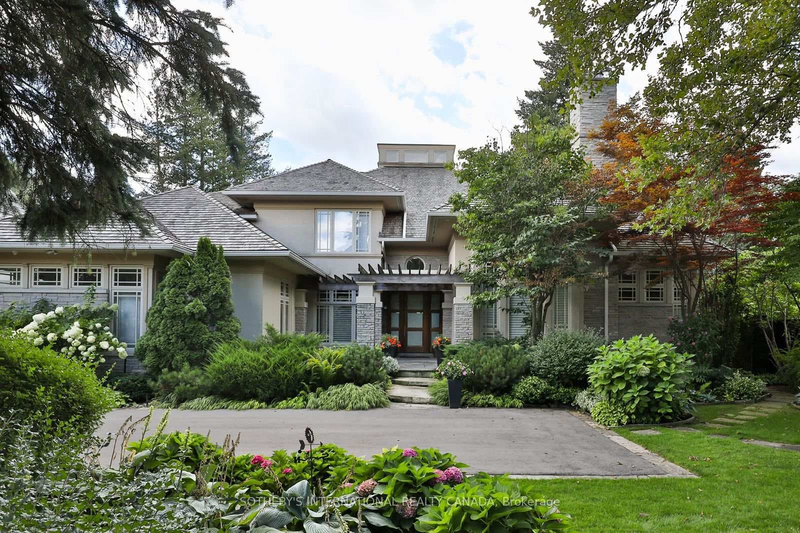 23 Country Lane, Bridle Path / York Mills / Hoggs Hollow, ON M2L 1E1 - Photo 1