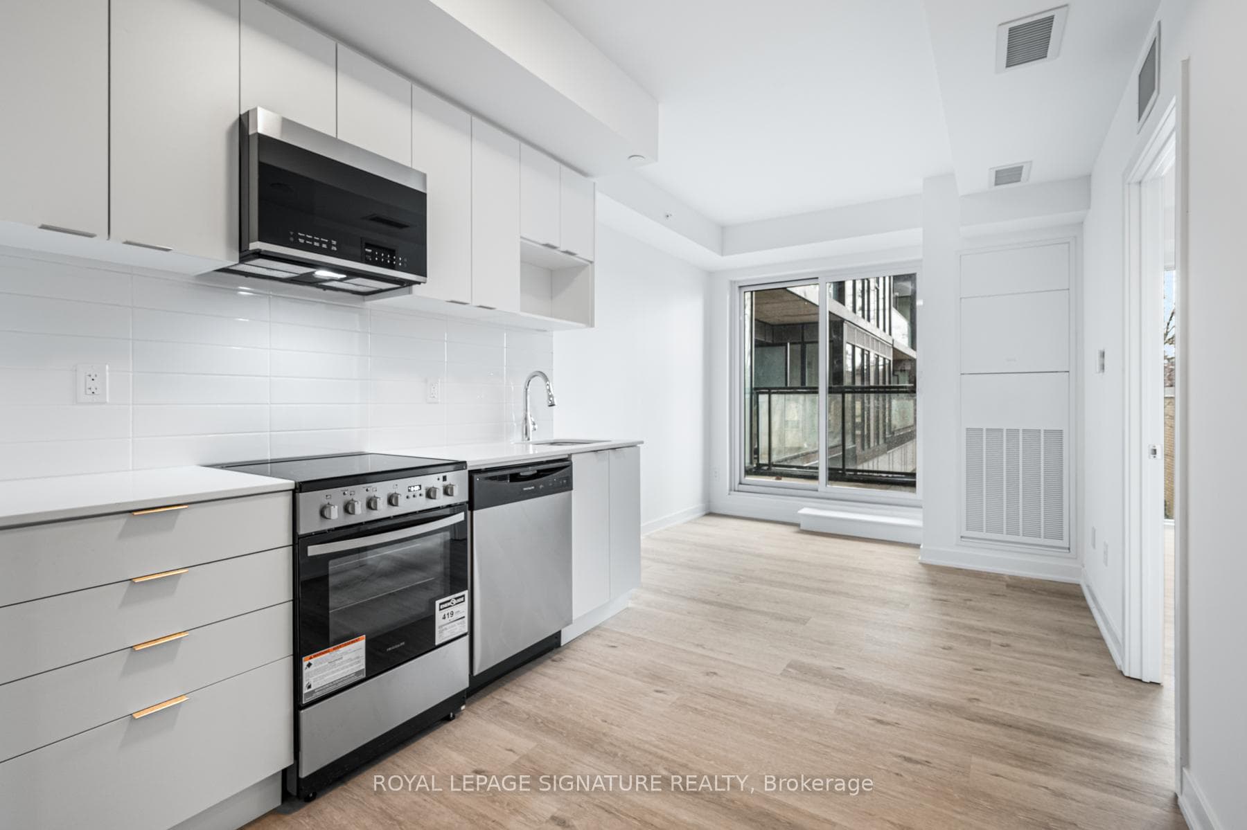4569 Kingston Road Unit 206, Rouge / Port Union / Malvern, ON M1E 2P3 - Photo 1