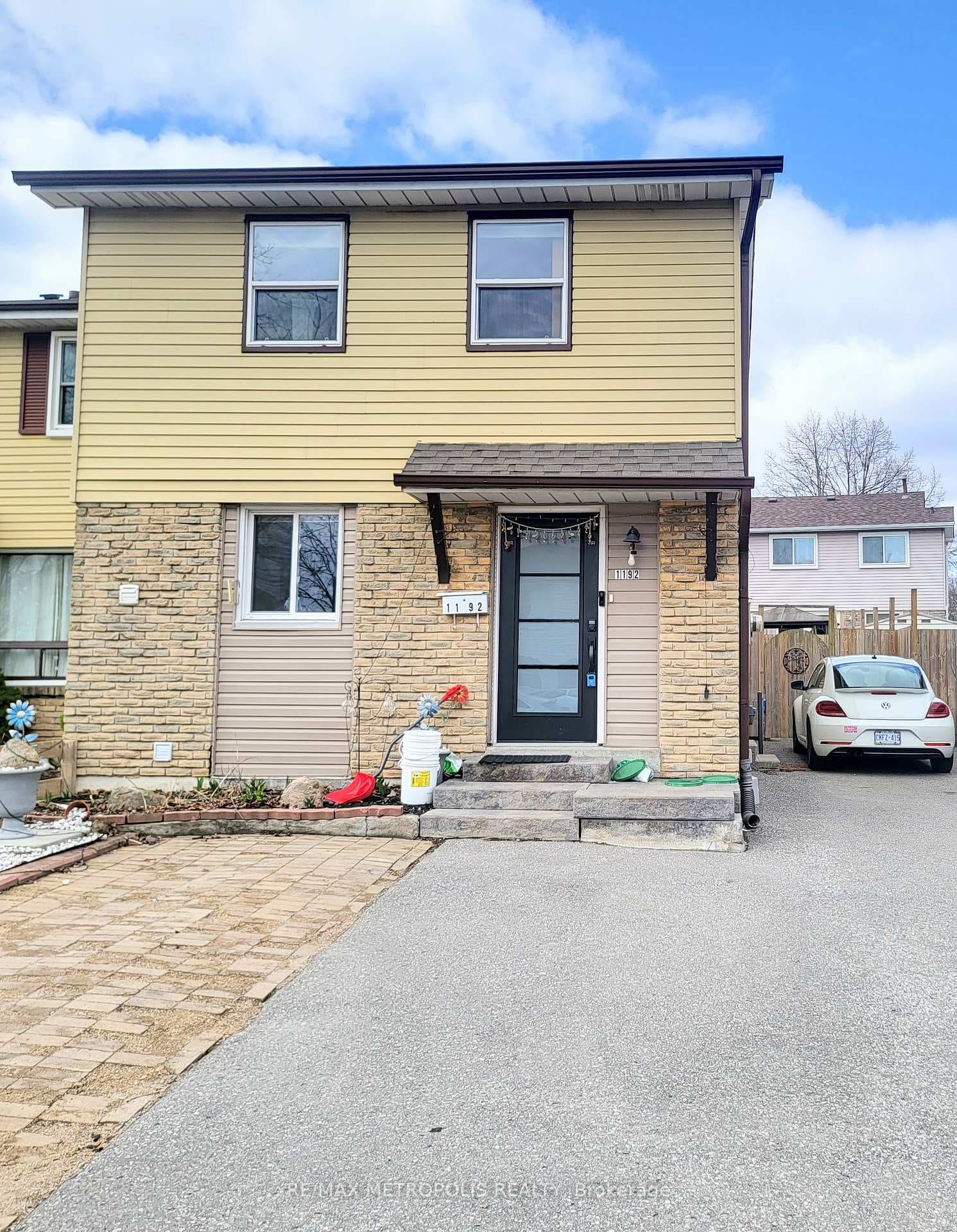 1192 Oxford Street Unit Main & Upper, Oshawa
