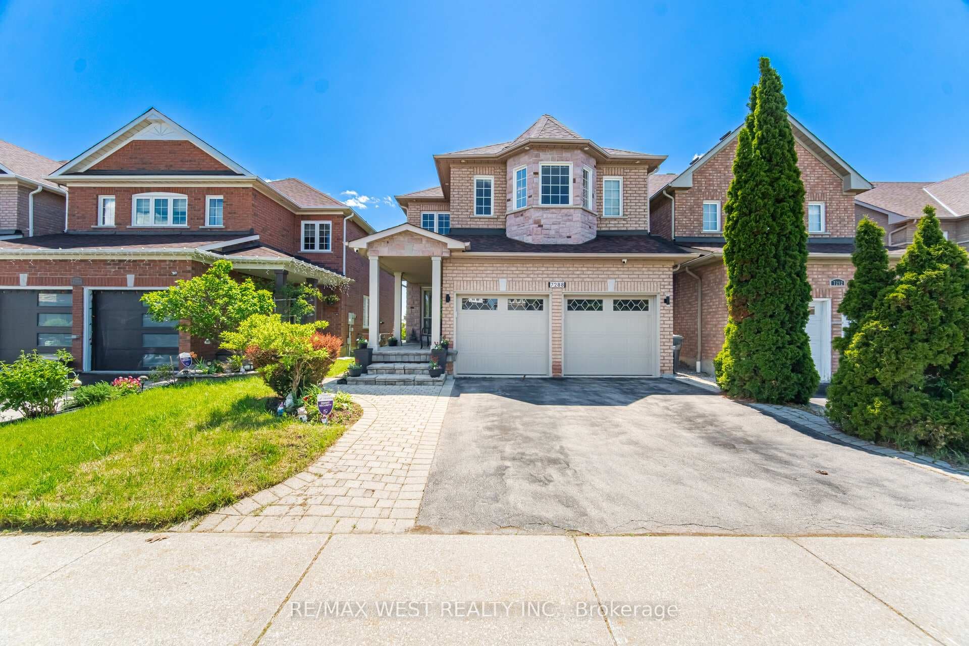 7288 Zinnia Place, Mississauga, ON L5W 1K6 - Photo 1