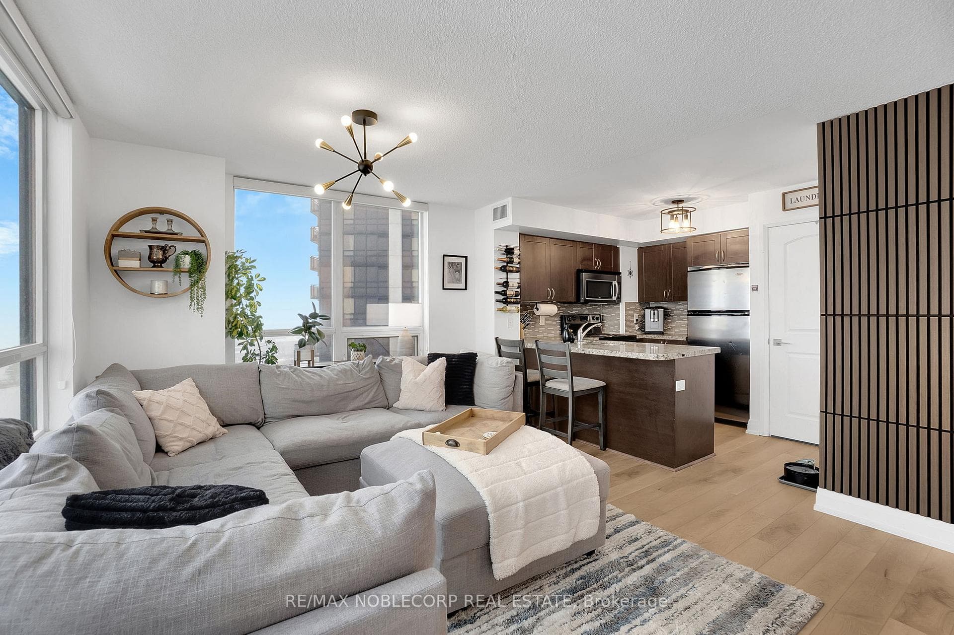 1060 Sheppard Avenue Unit 917, Downsview / Black Creek, ON M3J 0G7 - Photo 1