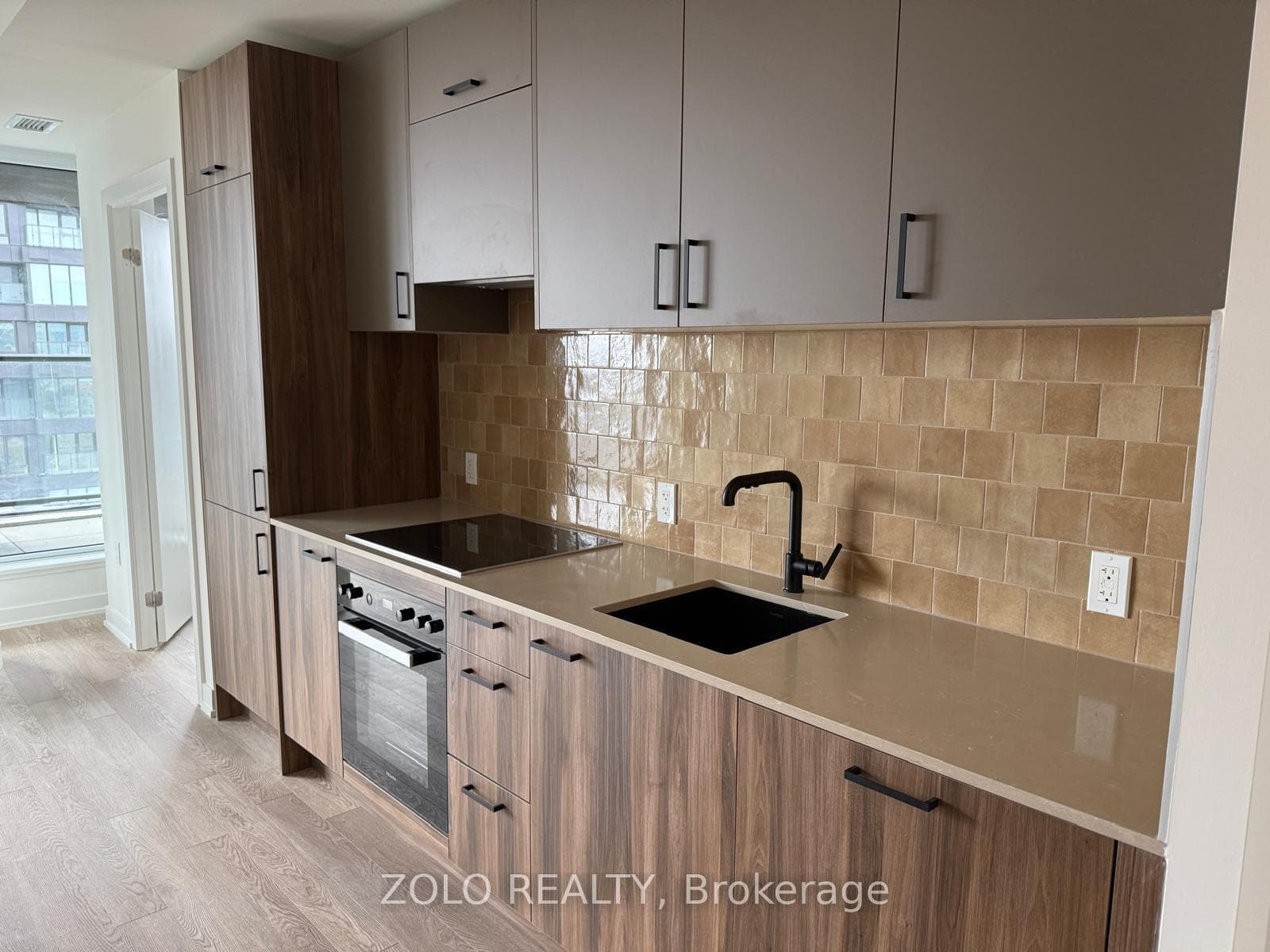 5 Quarrington Lane Unit 1002, Don Mills / Parkwoods / Victoria Village, ON M3C 0S4 - Photo 1