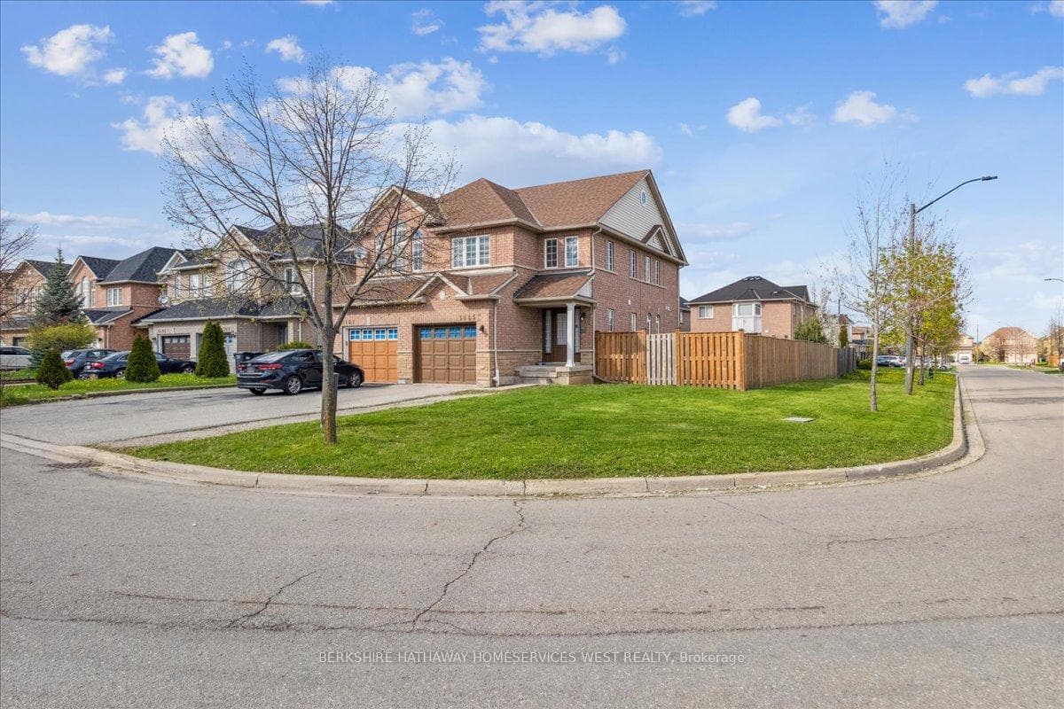 3685 Golden Locust Drive, Mississauga