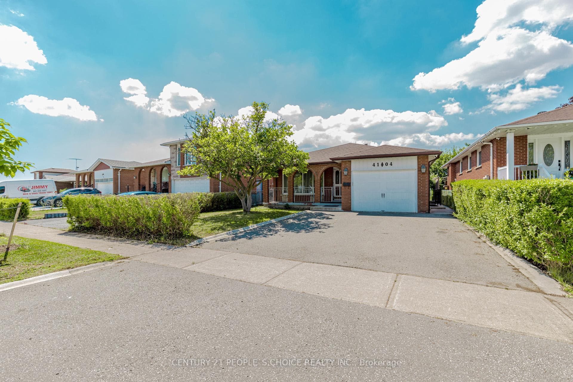 4104 Brandon Gate, Mississauga, ON L4T 3P2 - Photo 1