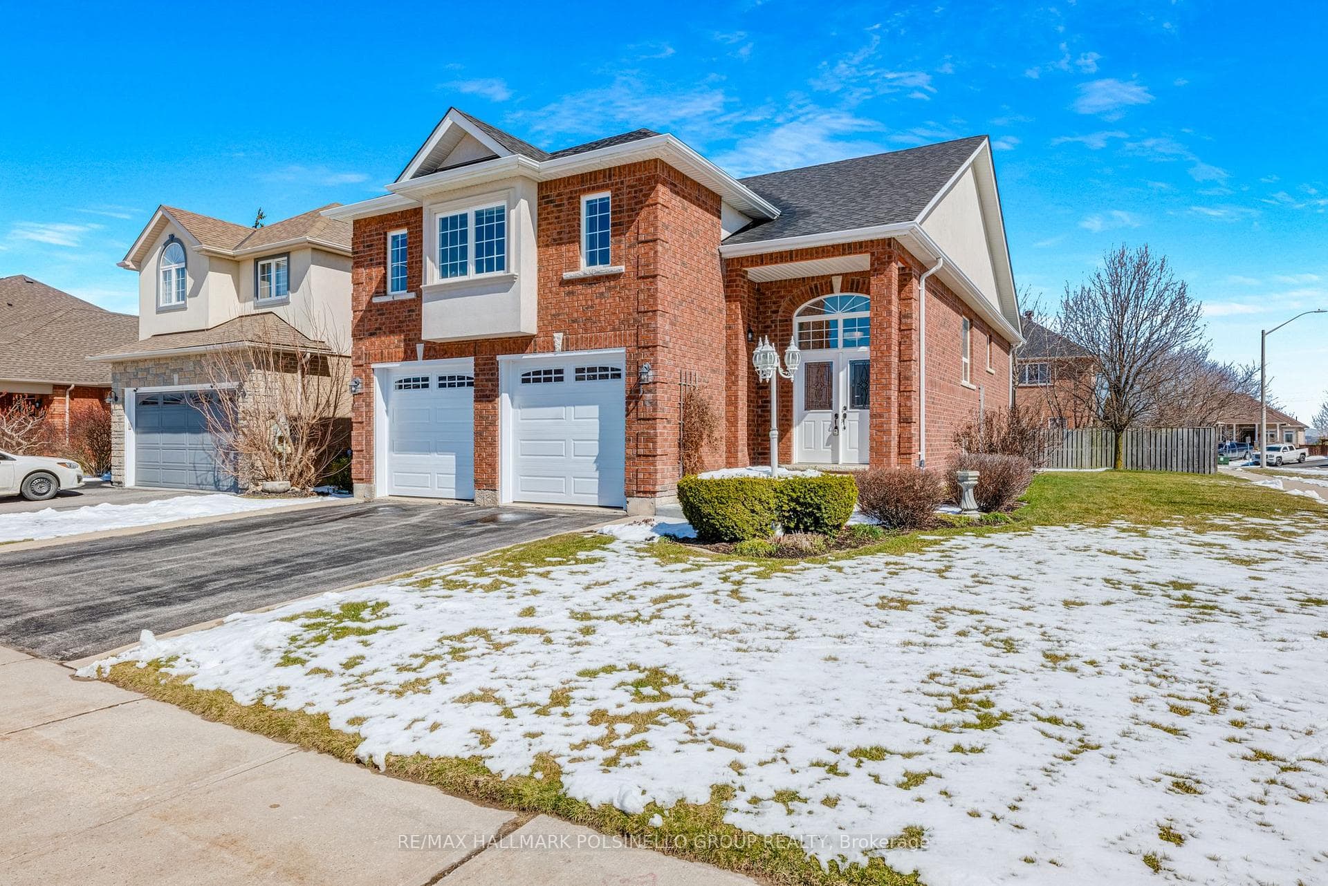 1 Meadowview Drive, Bradford West Gwillimbury, ON L3Z 3G2 - Photo 1