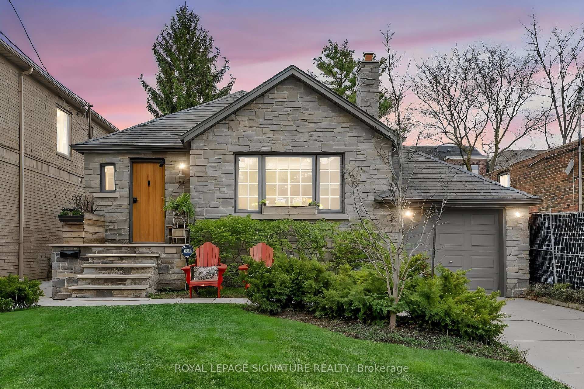 31 Burncrest Drive, Lawrence Park / Bedford Park, ON M5M 2Z2 - Photo 1