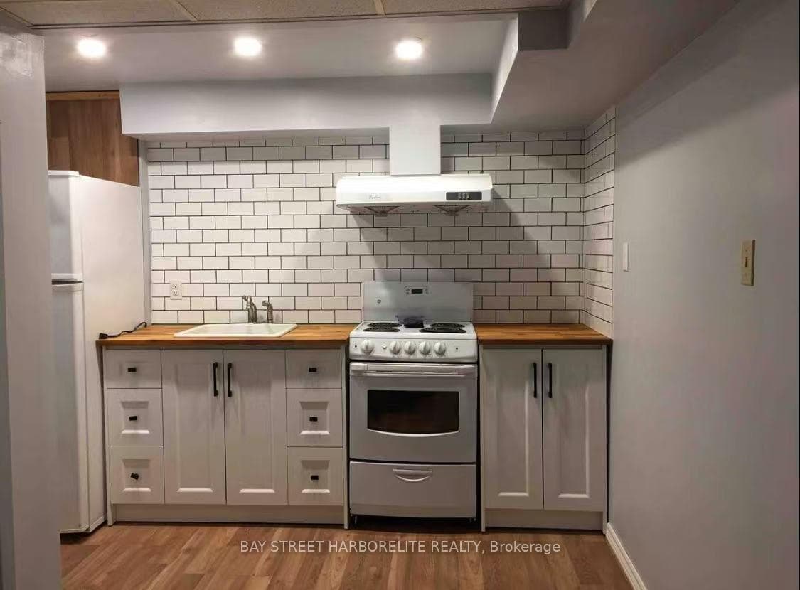 3448 Ellengale Drive, Mississauga, ON L5C 1Z7 - Photo 1