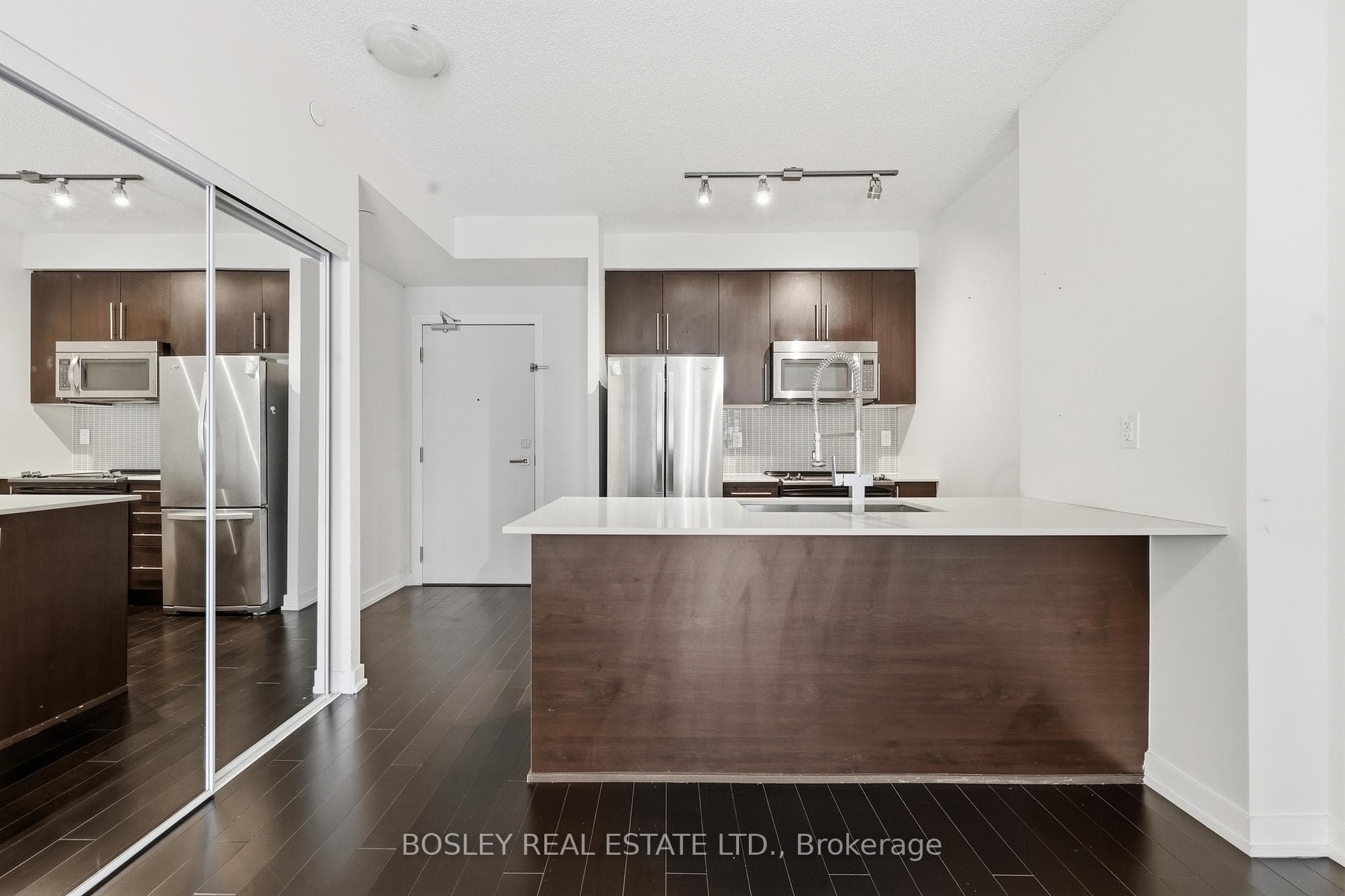 4011 Brickstone Mews Unit 1604, Mississauga, ON L5B 0G3 - Photo 1