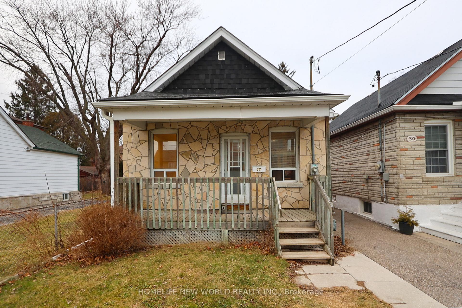 32 Pendeen Avenue, Keelesdale / Eglinton West, ON M6N 2P3 - Photo 1