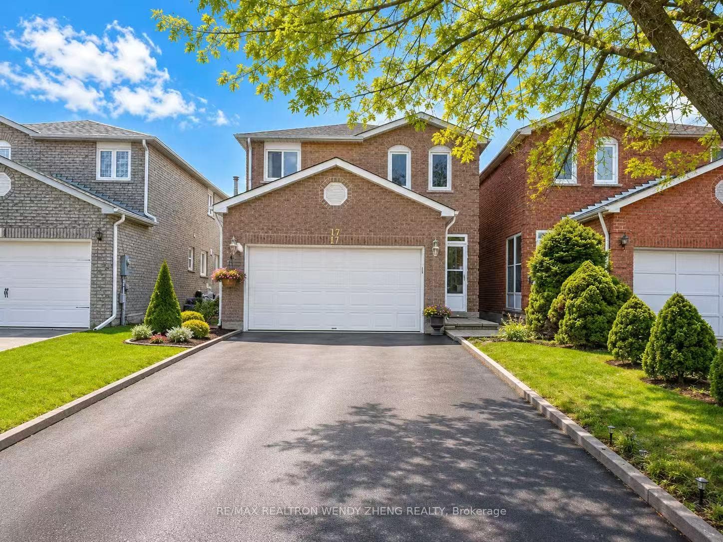 Main 17 Ivan Daniels Drive, Markham