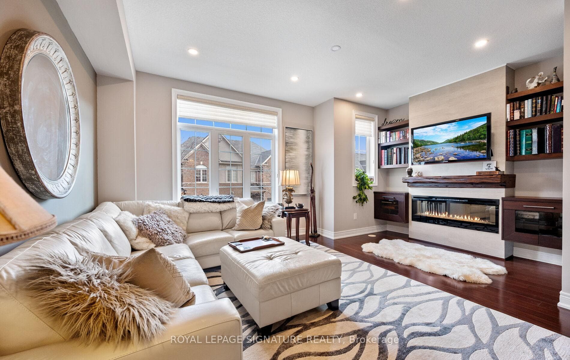 5988 Turney Drive Unit 19, Mississauga, ON L5M 0S5 - Photo 1