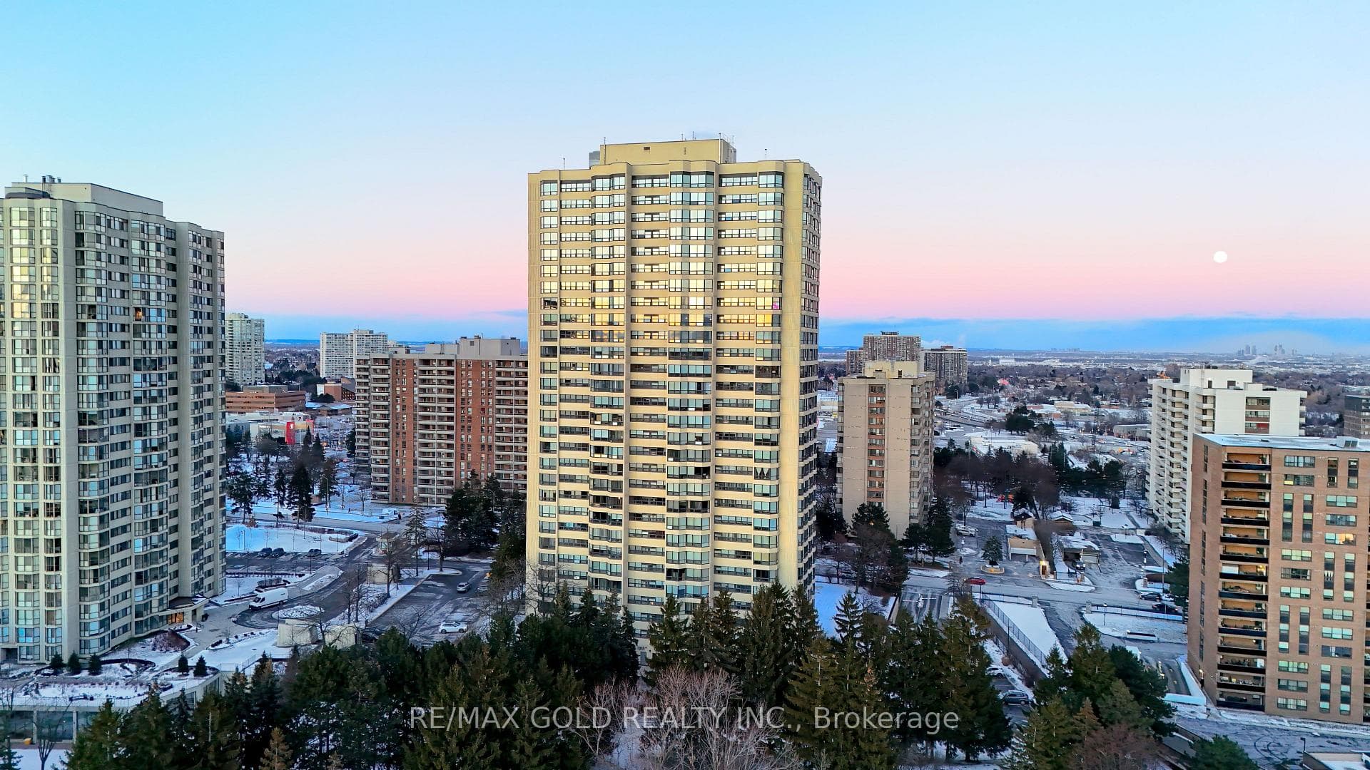 8 Lisa Street Unit 1602, Brampton, ON L6T 4S6 - Photo 1