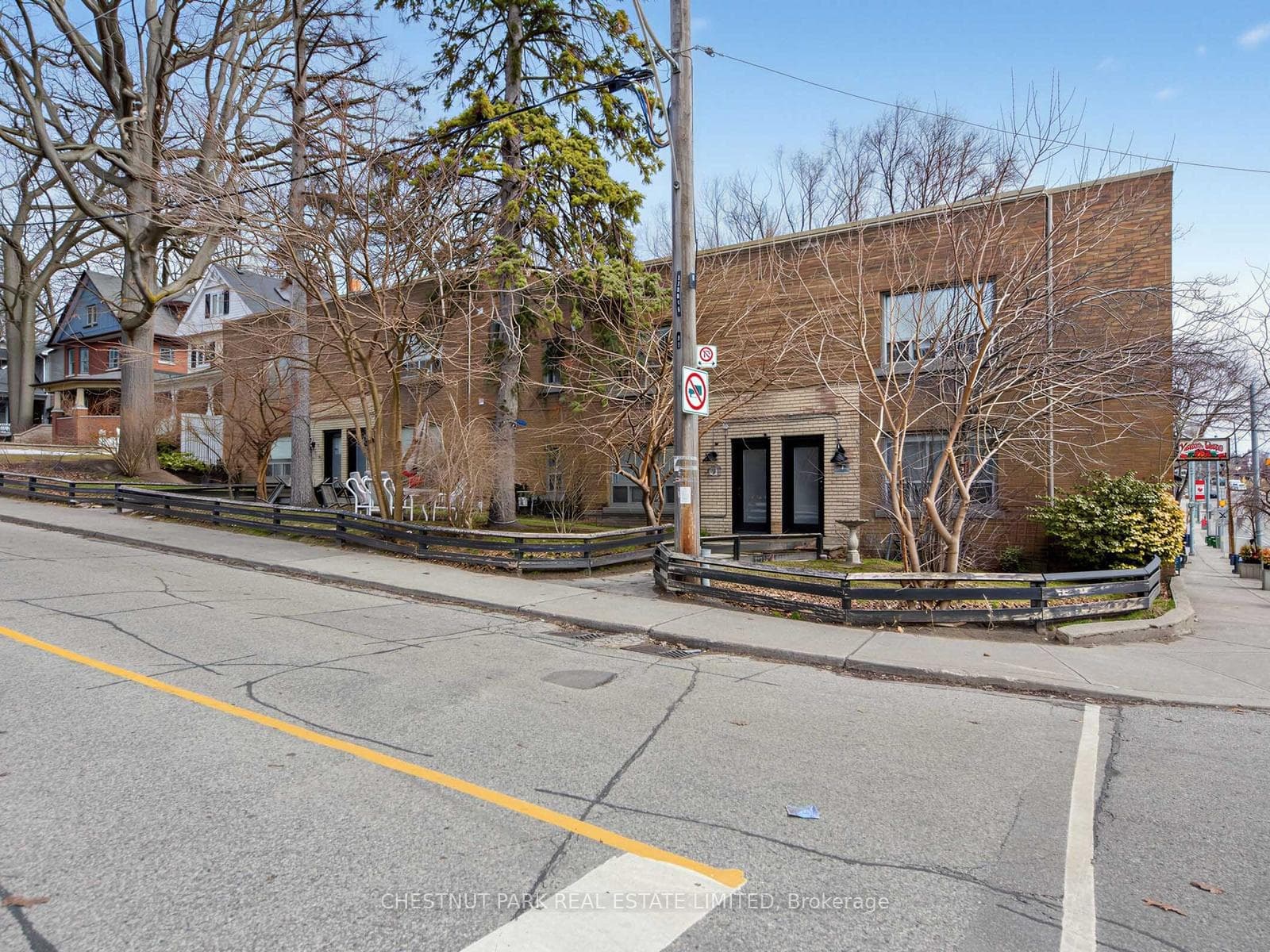 1 Kingswood Road Unit R, The Beaches / Upper Beaches, ON M4E 3N4 - Photo 1