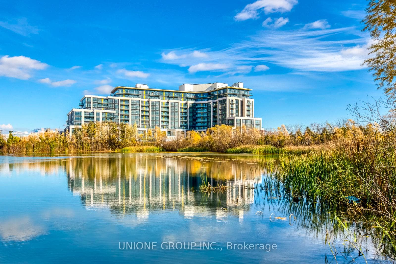 405 Dundas Street Unit 320, Oakville