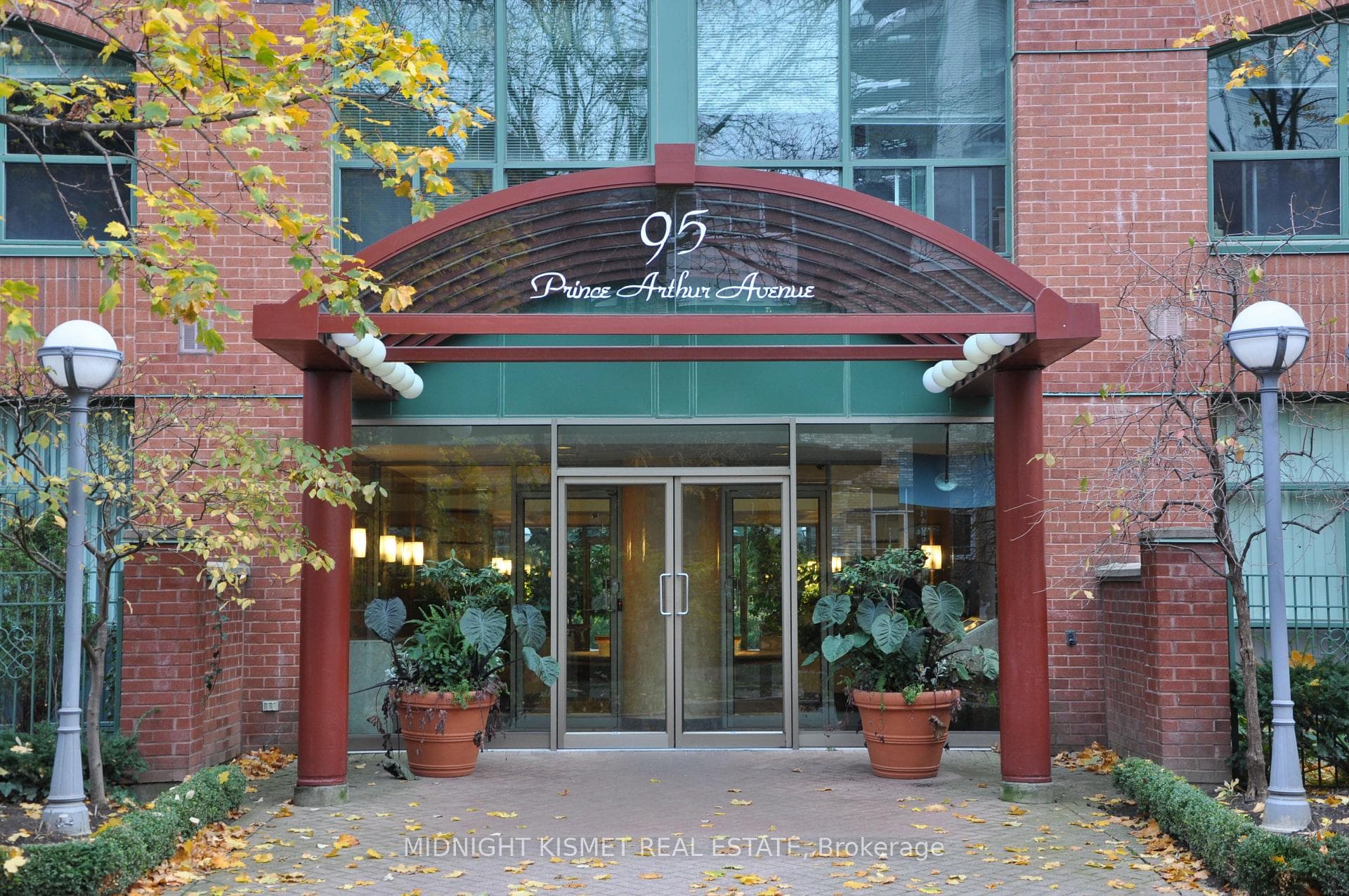 95 Prince Arthur Avenue Unit 808, Annex / Yorkville / Summerhill, ON M5R 3P6 - Photo 1