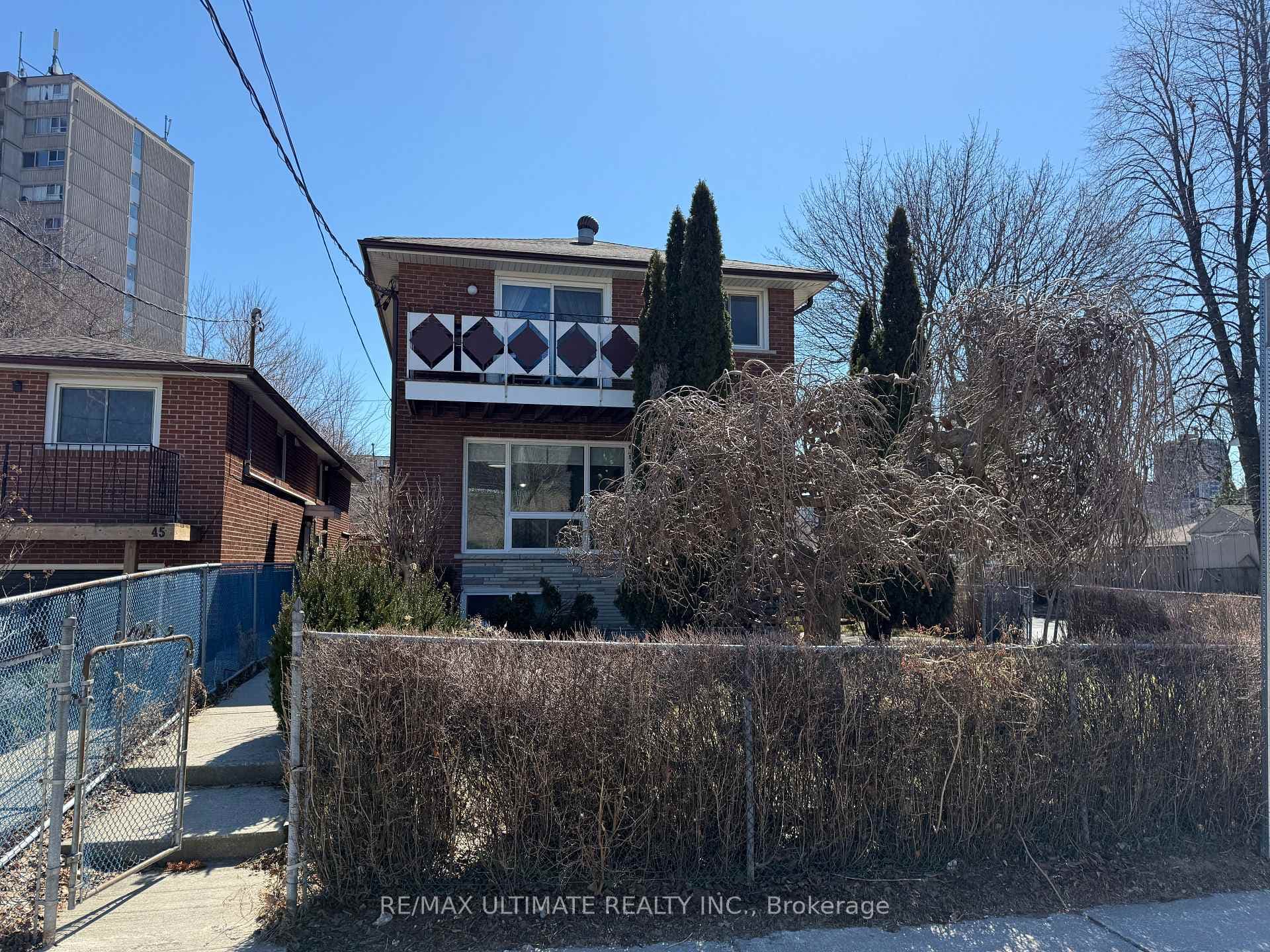 43 Chapman Avenue Unit Main, Danforth / East York, ON M4B 1C6 - Photo 1
