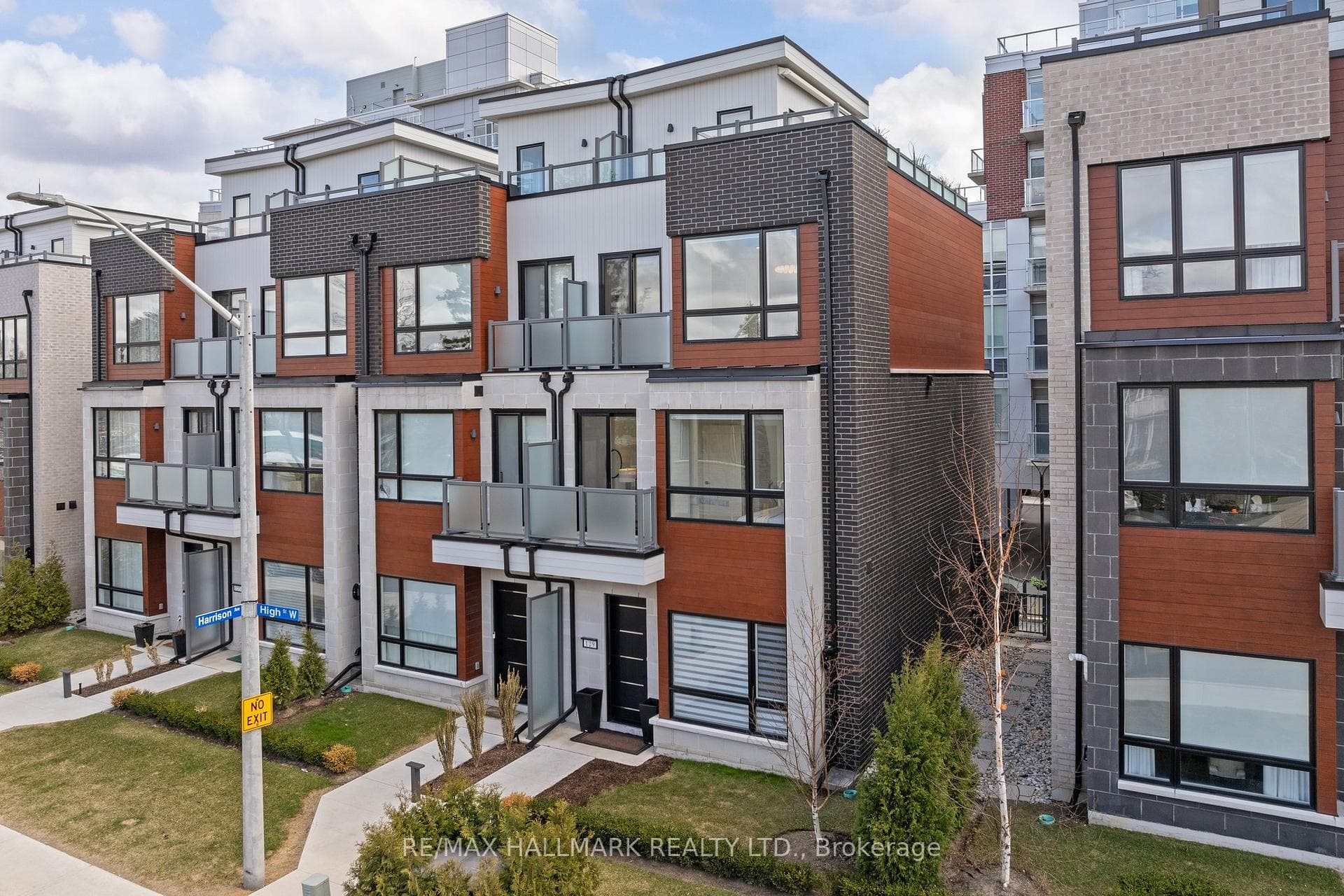 One-of-a-kind luxury townhouse in Port Credit.