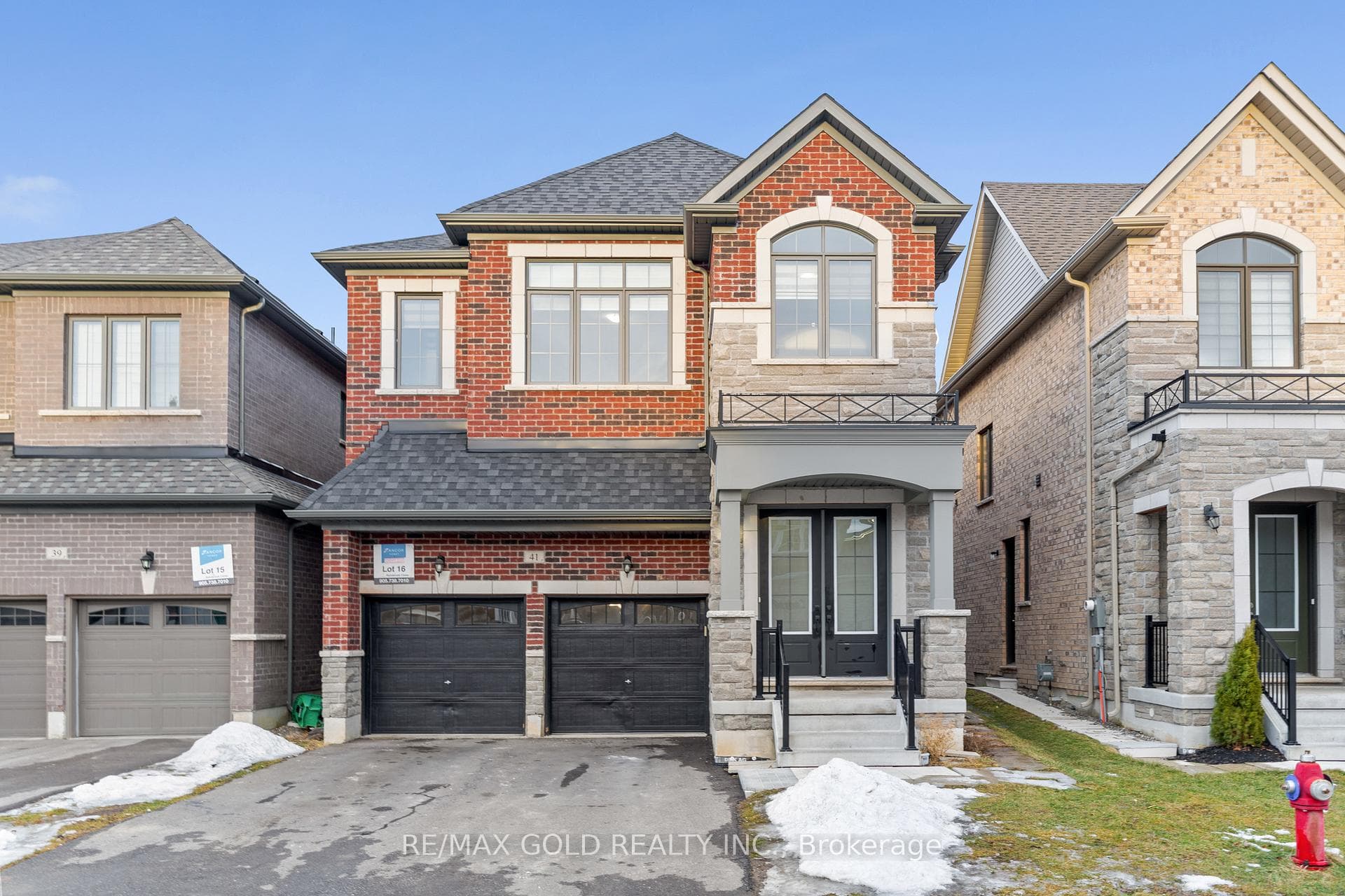 41 Rainbrook Close, Brampton, ON L6R 0Y9 - Photo 1