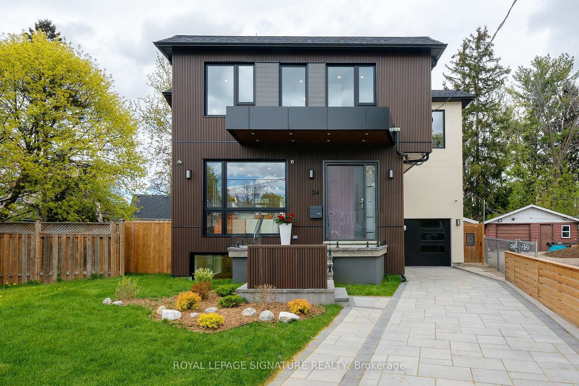 24 Merritt Road, Danforth / East York, ON M4B 3K5 - Photo 1