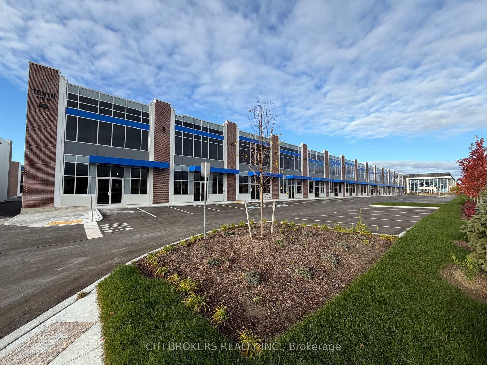 10910 Dixie Road Unit B9, Brampton, ON L6R 4G8 - Photo 1