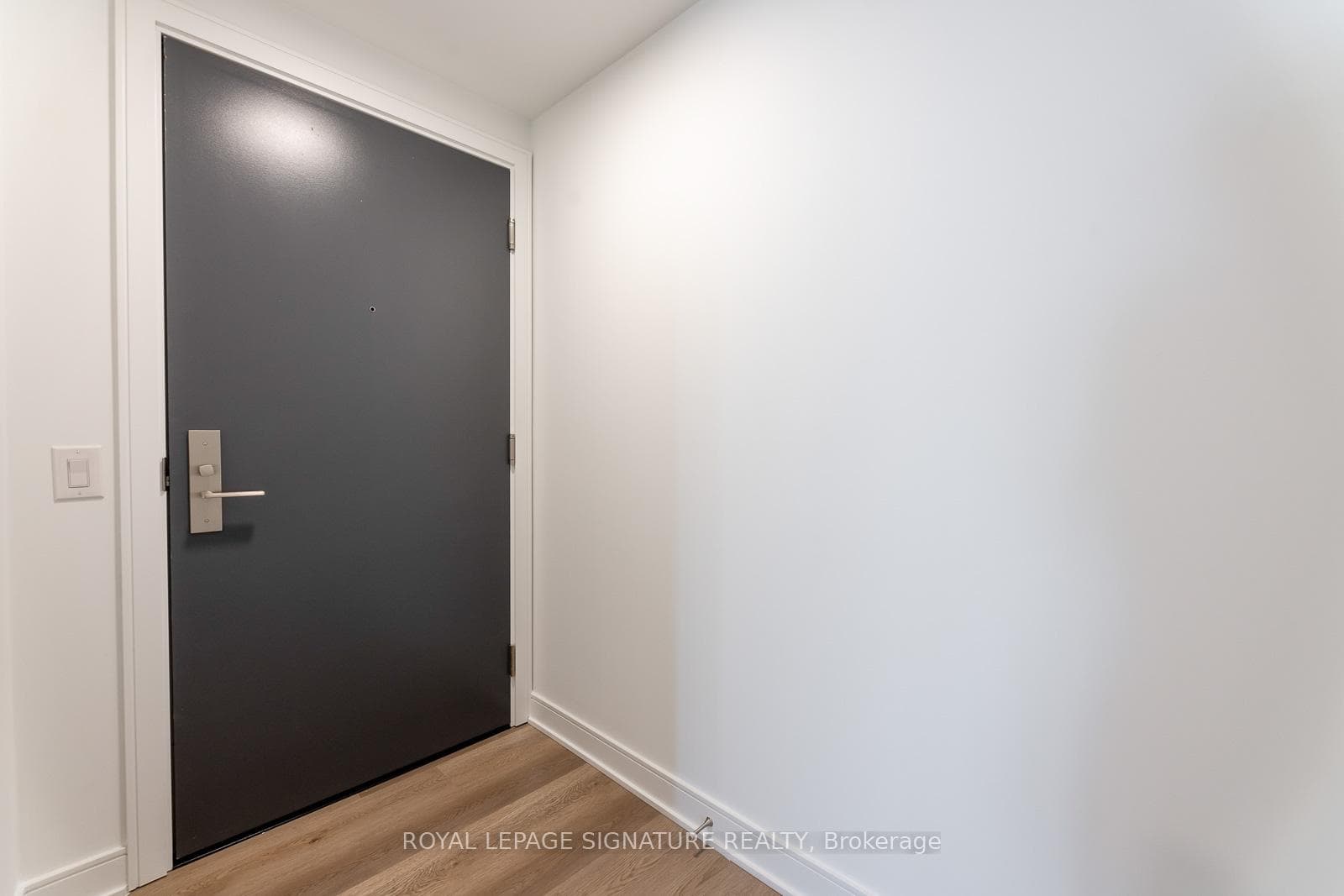 86 Dundas Street Unit 1204, Mississauga, ON L5A 1W4 - Photo 1