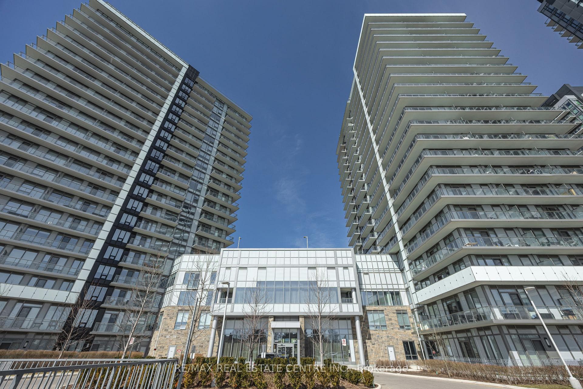 4675 Metcalfe Avenue Unit 108, Mississauga, ON L5M 4N7 - Photo 1