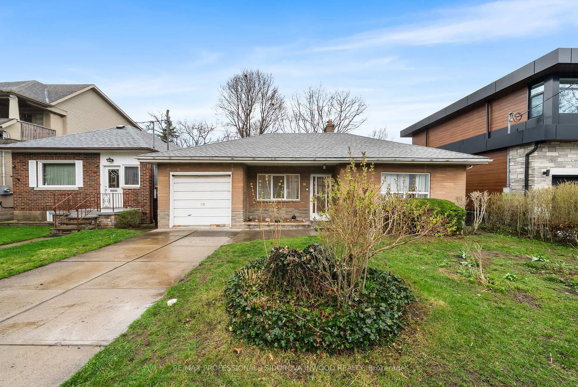 30 Rambert Crescent, High Park / Junction / Roncesvalles, ON M6S 1E6 - Photo 1
