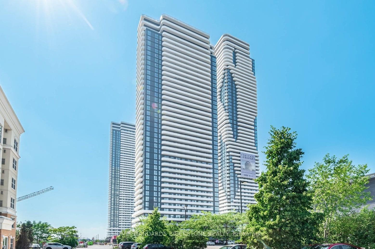 28 Interchange Way Unit 1901, Vaughan