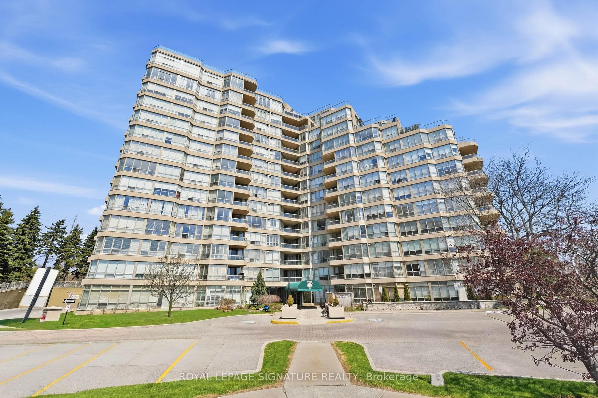 20 Guildwood Parkway Unit PH1, Scarborough Town Centre, ON M1E 5B6 - Photo 1