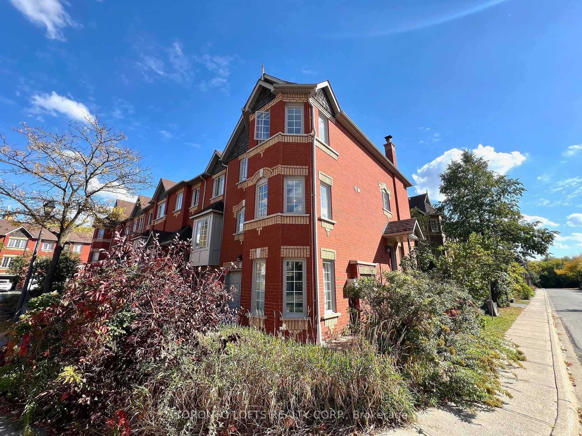 95 Weldrick Road Unit 74, Richmond Hill, ON L4C 0H6 - Photo 1