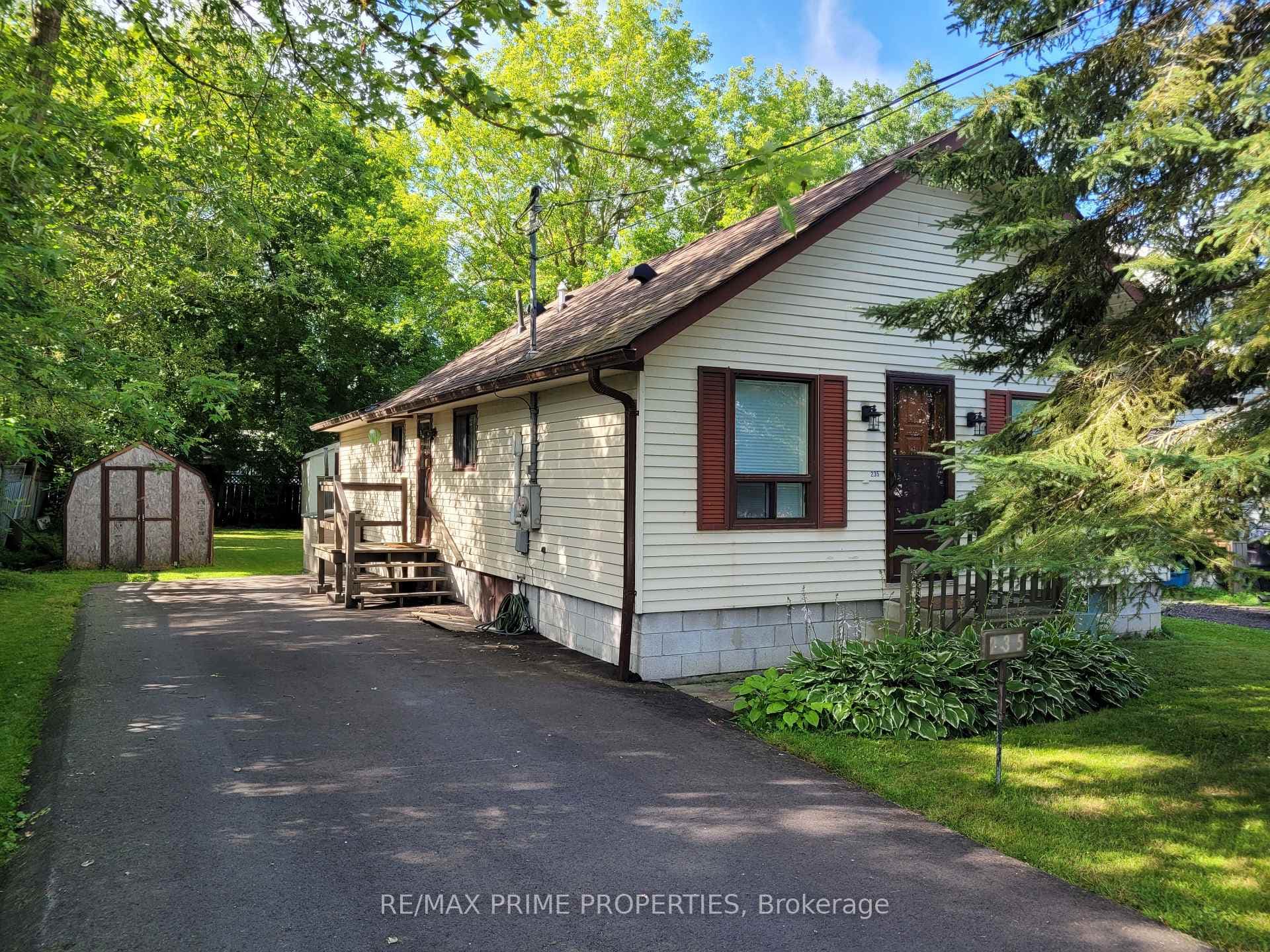 235 Pine Beach Drive, Georgina