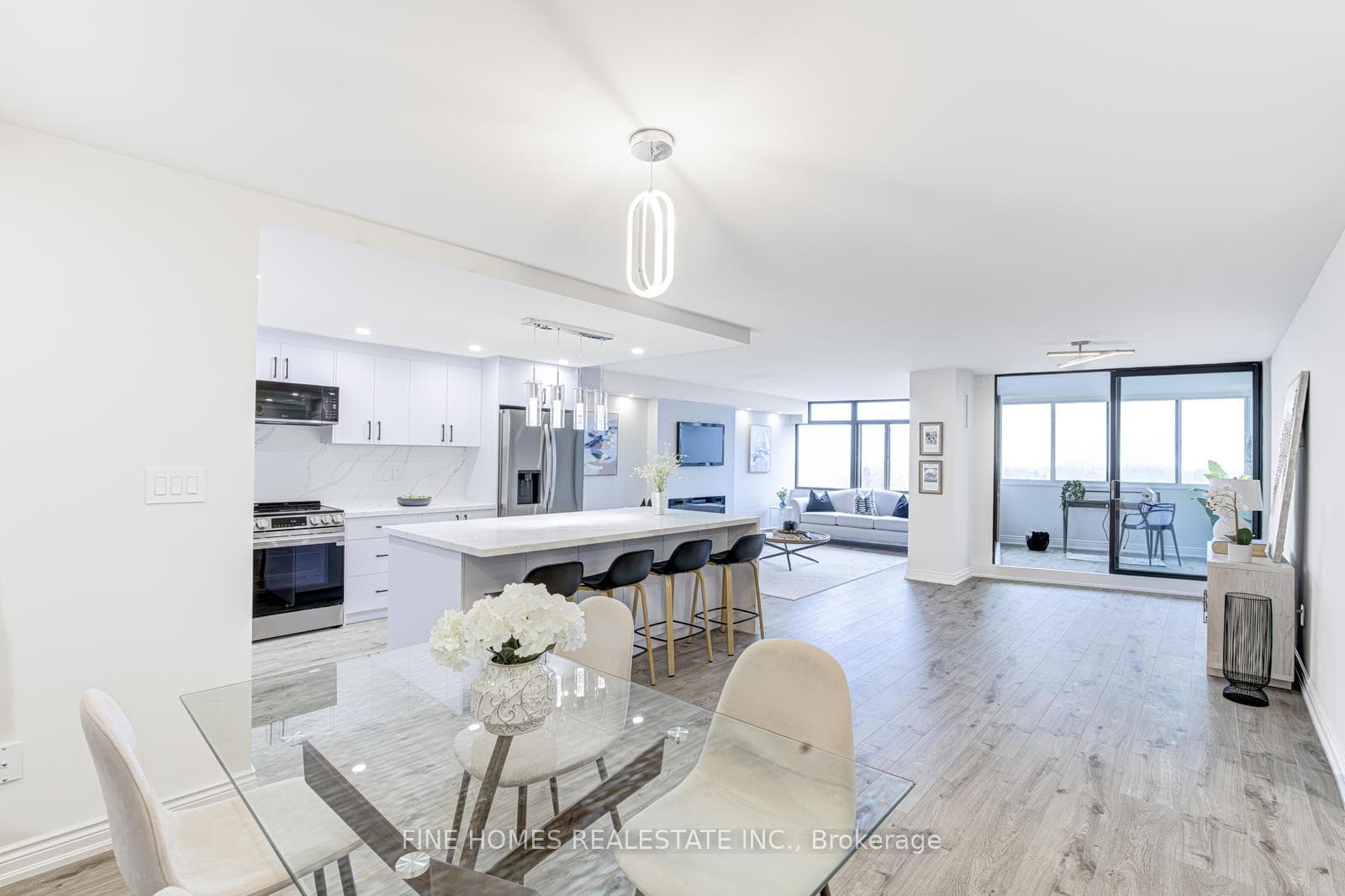 1201 Steeles Avenue Unit 804, Thornhill / Willowdale, ON M2R 3K1 - Photo 1